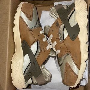 Stussy x Air Huarache ‘Desert Oak’ Size 10c